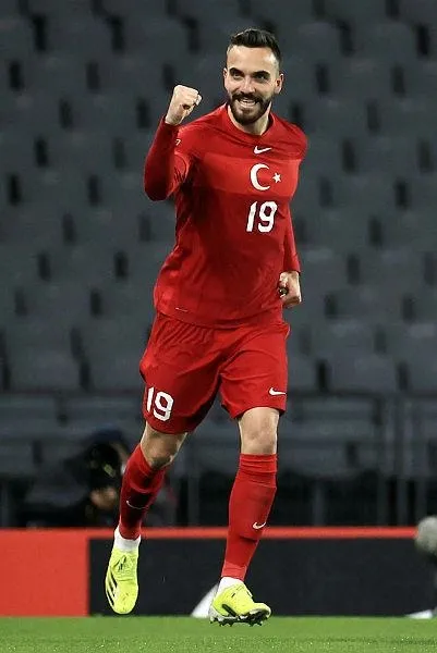 Beşiktaş milli futbolcu için anlaşma sağladı: Kenan Karaman Kartal oluyor-6