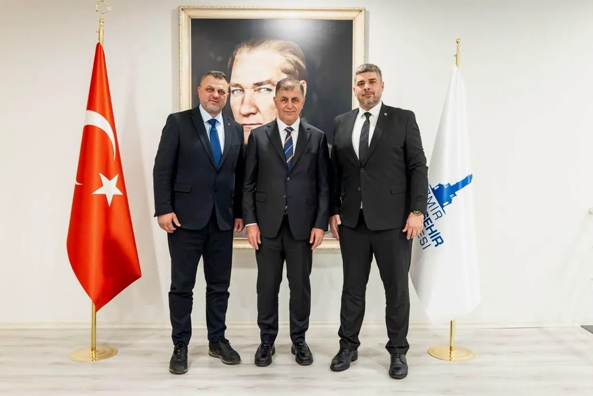 baskan-cemil-tugay-mujdeyi-verdi-su-ve-ulasim-ucuzluyor-1792684114488.jpeg Cemil Tugay İzmirlilere müjdeyi verdi: Su ve ulaşım ucuzluyor-2