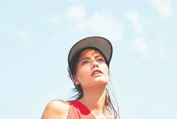 Demet Özdemir'in kısmeti Yunanistan'da açıldı! Önce Dj Sergio sonra...
