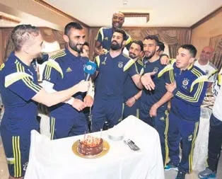 Selçuk Şahin’e sürpriz kutlama