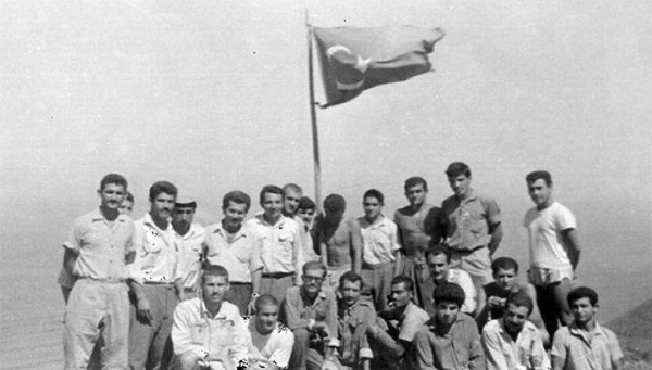 kktcde-piyango-skandali-biletin-uzerine-basilan-fotograf-buyuk-tepki-cekti-1658737835508.jpg KKTC'de piyango skandalı! Biletin üzerine basılan fotoğraf büyük tepki çekti-7