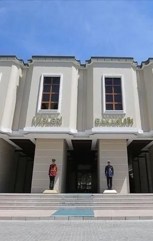 Bakanlık "Aşı karşıtlarına izin vermeyen Maltepe Kaymakamı sürüldü" haberlerini yalanladı