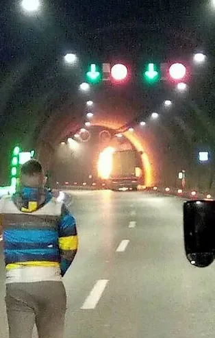 Sabuncubeli Tüneli yangın nedeniyle ulaşıma kapatıldı