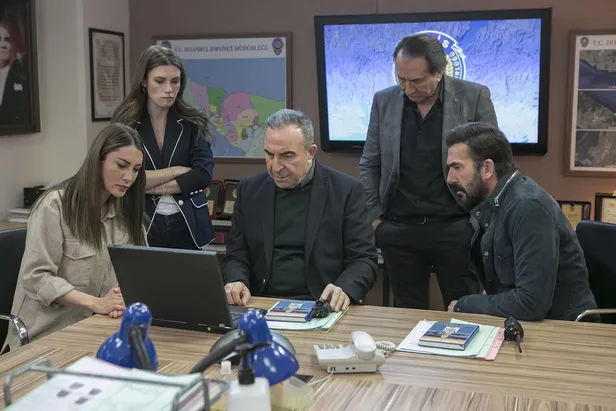 arka-sokaklar-bu-aksam-var-mi-neden-yok-arka-sokaklar-yeni-bolum-ne-zaman-oynuyor-14-mayis-kanal-d-yayin-akisi-1621009578213.jpg Arka Sokaklar bu akşam var mı, neden yok? Arka Sokaklar yeni bölüm ne zaman oynuyor? 14 Mayıs Kanal D yayın akışı-3