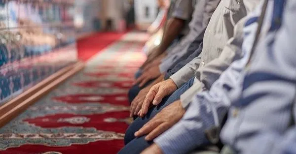 Prof. Dr. Nihat Hatipoğlu yazdı: Namaz dinin direğidir-11