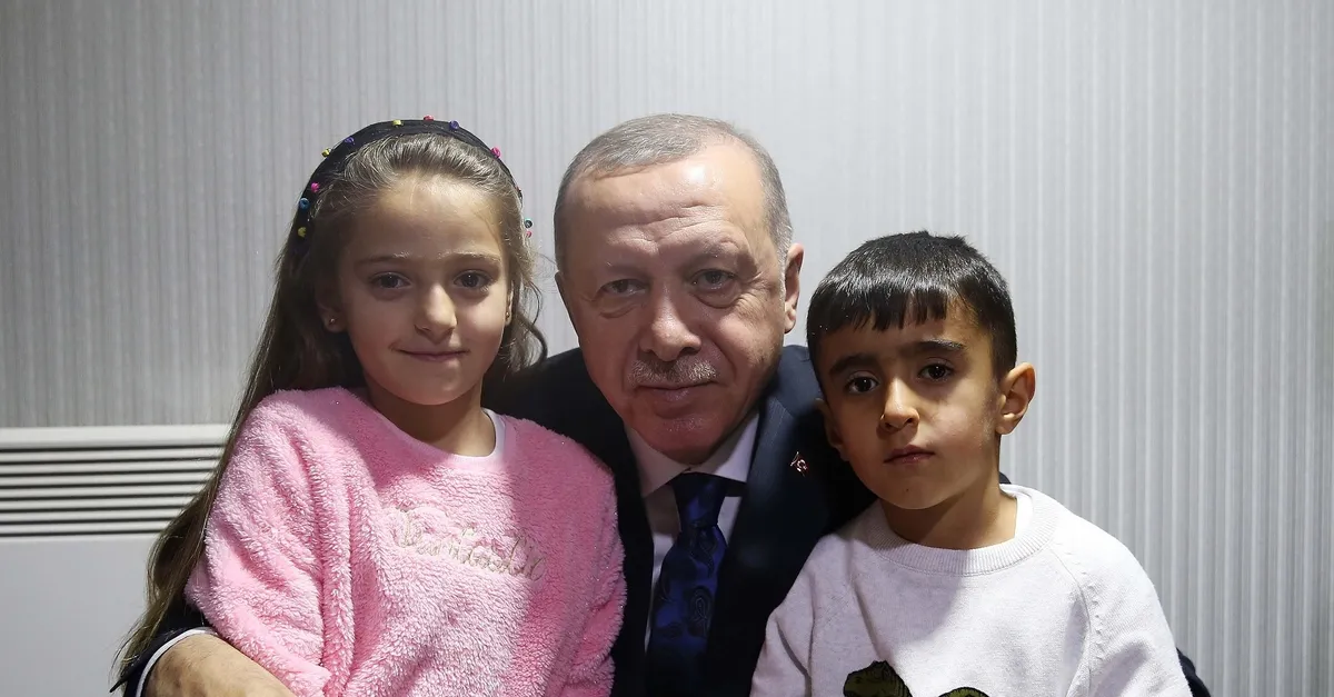 Başkan Erdoğan, Şehit Ahmet Budak’ın eşi ve çocuklarını kabul etti