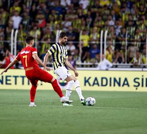canli-anlatim-fenerbahce-kayserispor-mucadelesinin-ikinci-yarisi-basladi-1662234861243.jpg