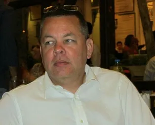 Papaz turp gibi çıktı!