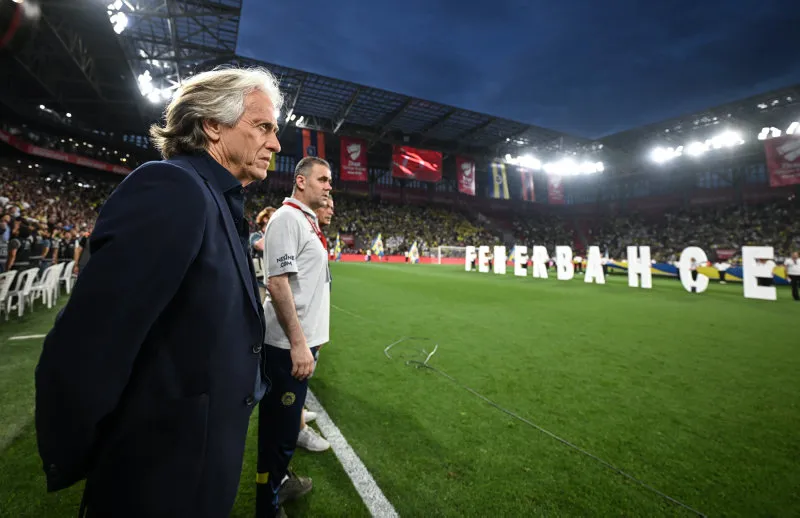 Fenerbahçe'de flaş hoca kararı! "Bizi şampiyon yapacak kapasitesi yok" - 11