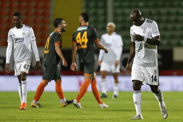 Beşiktaş Alanyaspor maçında Sergen Yalçın hakeme çok sinirlendi! "Kabadayılık mı yapıyorsun sen?"-9