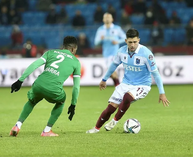 son-dakikalarda-2-penalti-atisini-degerlendiremeyen-trabzonspor-evinde-giresunspora-takildi-1-1-1642619350070.jpeg Son dakikalarda 2 penaltı atışını değerlendiremeyen Trabzonspor evinde Giresunspor'a takıldı: 1-1-3