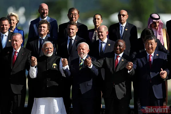 Başkan Recep Tayyip Erdoğan G20 Liderler Zirvesi'nde aile fotoğrafı çekimine katıldı | İşte o renkli kareler... - 18