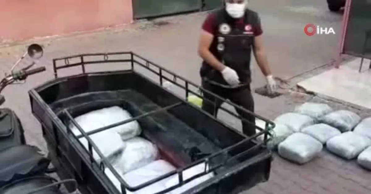 Son dakika: Adana'da uyuşturucu gizlemede akılalmaz yöntem: Sepetli motosiklete zulalanmış 77 kilo esrarı Marco buldu