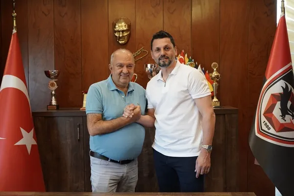 son-dakika-erol-bulut-gaziantep-fk-ile-anlasti-1621527059976.jpg Son dakika! Erol Bulut Gaziantep FK ile anlaştı-2