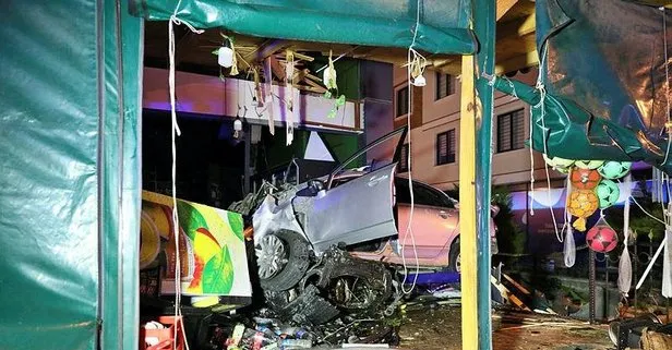 Samsun’da kaldırıma çarpan otomobil 25 metre takla atıp şarküteri dükkanına daldı, 2 kişi hayatını kaybetti