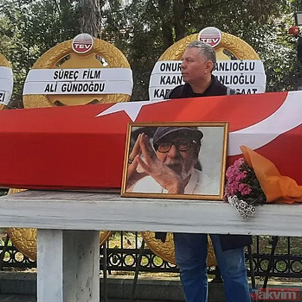 Yeşilçam yıldızı Kayhan Yıldızoğlu son yolculuğuna uğurlandı! Eski eşi gözyaşlarına boğuldu! Cenazede Şener Şen'i çileden çıkaran olay... - 8