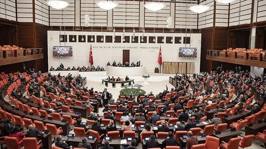 emeklilere-taban-aylik-23-bin-552-liraya-yukseliyor-1783980203606.jpeg Emeklilere taban aylık 23 bin 552 liraya yükseliyor: İşte yeni maaş tablosu-5