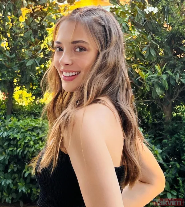 Duy Beni'nin Ekim'i Rabia Soytürk'ten bir garip estetik açıklaması 'dudak büyüklüğümüz aileden' Yüzündeki değişim çok konuşuldu - 3