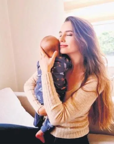 meryem-uzerli-kasildi-son-paylasimi-sosyal-medyayi-salladi-1680558434655.jpeg Meryem Uzerli 'kas'ıldı! Son paylaşımı sosyal medyayı salladı-12