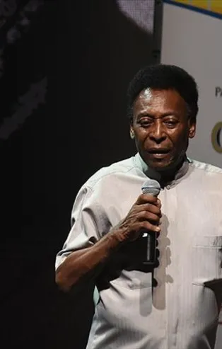 Brezilyalı efsane futbolcu Pele'den sağlık durumuna ilişkin açıklama