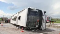 Yolcu otobüsü devrildi