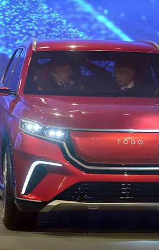 Yerli otomobil dünyanın gündeminde! Dünya devlerinin CEO'sundan yerli otomobile övgü!