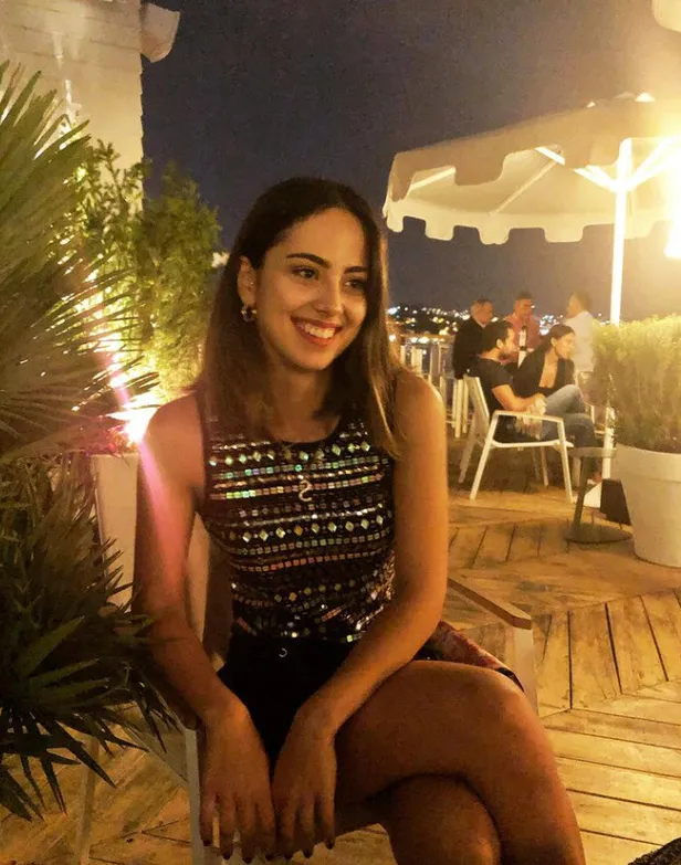 Survivor Poyraz'ın sevgilisi ortaya çıktı kendini göstermek için paso paylaşıyor! Sağ gösterip sol vurdu Ayşe Yüksel deniyordu...-8