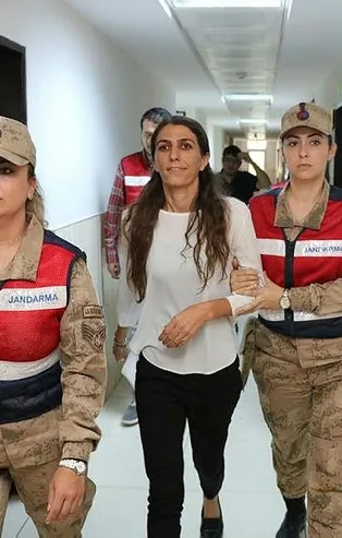 Tutuklanan HDP'li eski belediye başkanı Rojda Nazlier, PKK'lı teröristleri evinde ağırlamış!