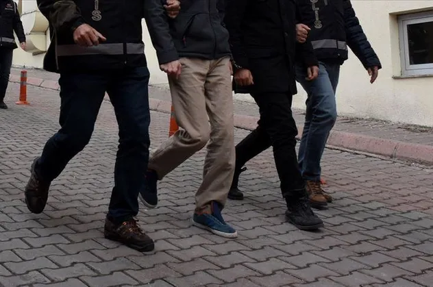 İzmir’de MİT destekli operasyonla yakalanan FETÖ'cü astsubay tutuklandı!