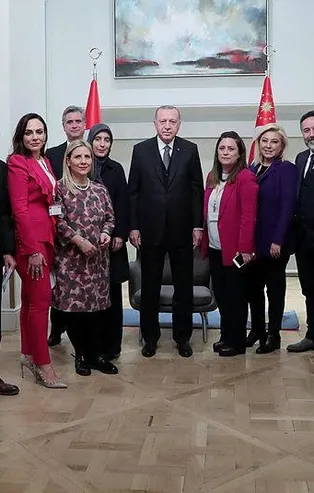 Başkan Erdoğan, Londra'da Türk gazetecilerle bir araya geldi