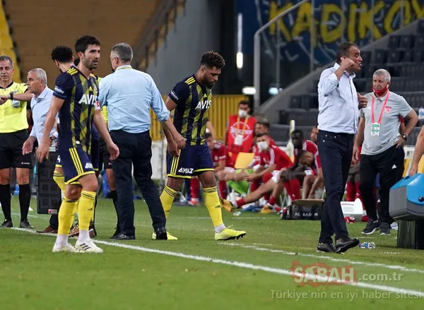 Fenerbahçe-Sivasspor maçı sonrası Mert Hakan Yandaş, Emre Belözoğlu'nun yanına gitti! Dikkat çeken kare - 10