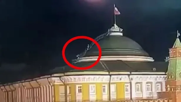 Son dakika: Putin'e suikast girişimi! İHA'lar ile hedef alındı: Saldırının en net görüntüsü ortaya çıktı-4