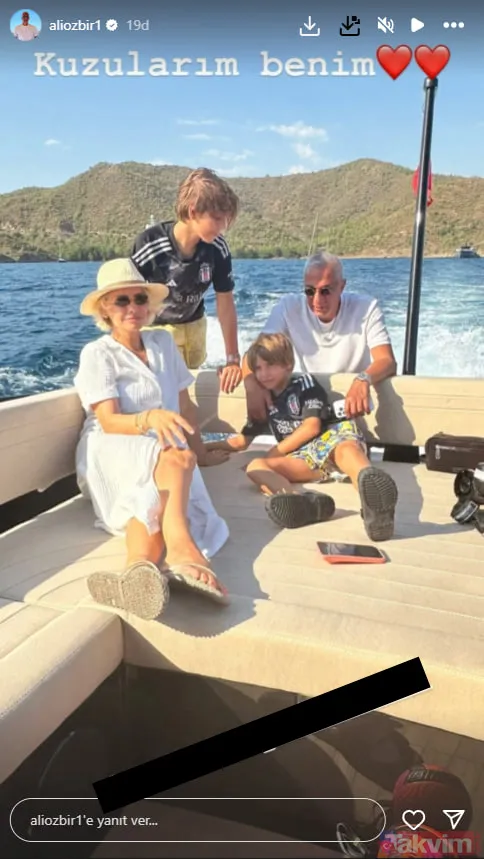 Esra Erol’un tekne pozu sosyal medyayı fena salladı! 14 yıllık eşi Ali Özbir paylaştı! “Çok güzelsiniz” 2 oğlu ve eşiyle... - 21