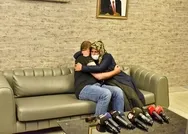 Son dakika: HDP binası önünde evlat nöbetine katılan Sever Fidan 11 yıl önce dağa kaçırılan oğluna kavuştu