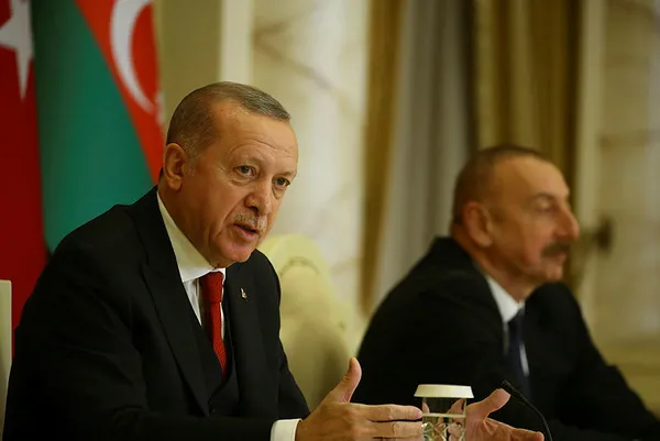 iletisim-baskani-fahrettin-altundan-iranda-bazi-siyasetcilerin-baskan-erdogana-hakaret-etmesine-tepki-saldirgan-ifadeleri-kiniyoruz-1607774170974.jpg İletişim Başkanı Fahrettin Altun'dan İran'da bazı siyasetçilerin Başkan Erdoğan'a hakaret etmesine tepki: Saldırgan ifadeleri kınıyoruz-5