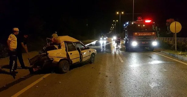 Karabük’te feci kaza: Yakıtı biten otomobili iten gençlere kamyonet çarptı: 2 yaralı