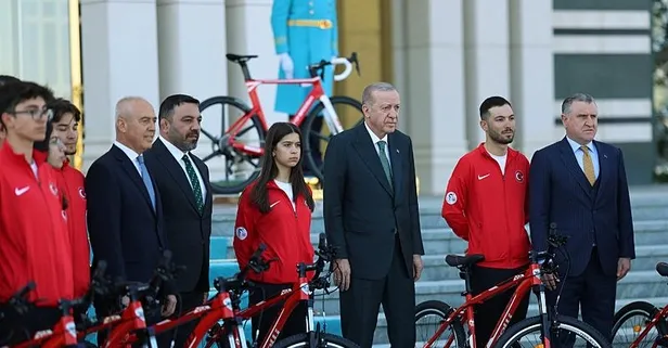 Başkan Erdoğan 60'ıncı Cumhurbaşkanlığı Türkiye Bisiklet Turu heyetini kabul etti!