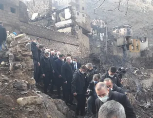 İçişleri Bakanı Süleyman Soylu ve Çevre ve Şehircilik Bakanı Murat Kurum 60 hanenin yandığı Dereiçi Köyü'nde