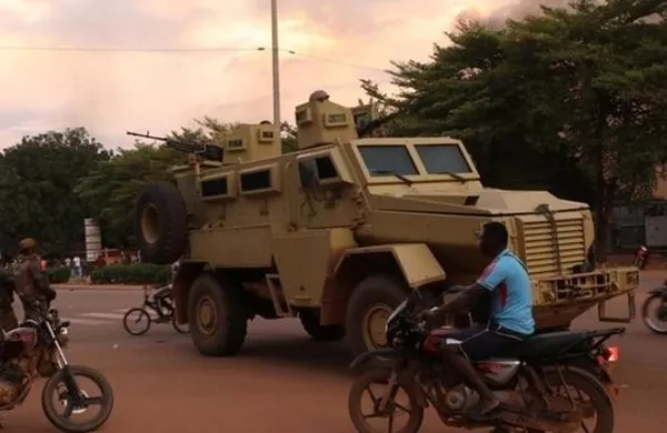 askeri-yonetim-duyurdu-burkina-fasoda-darbe-girisimi-basarisiz-oldu-1695858180679.jpeg Askeri yönetim duyurdu! Burkina Faso'da darbe girişimi başarısız oldu | Ülkede 10'a yakın askeri darbe yaşandı-3