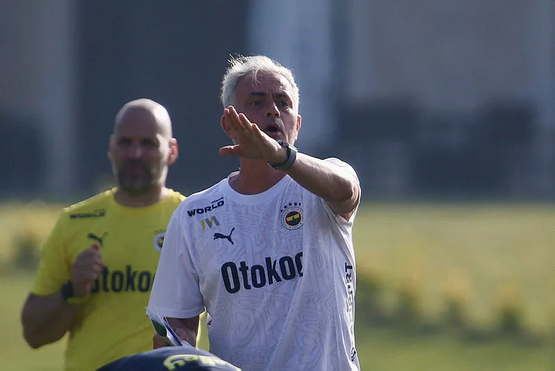 Mourinho'dan onay çıktı! Galatasaray'ın eski yıldızı Fenerbahçe'ye - 11