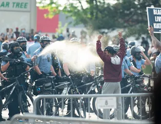 George Floyd’un polis tarafından boğularak öldürülmesinin ardından ABD savaş alanına döndü! Türk düşmanı medya sessiz