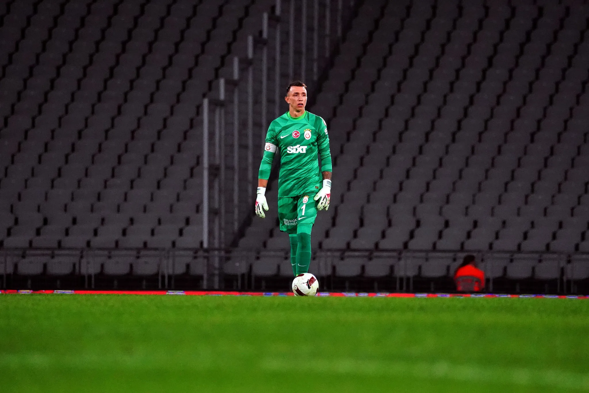Muslera kararını bildirdi! Galatasaray'da bir devrin sonu mu? - 5