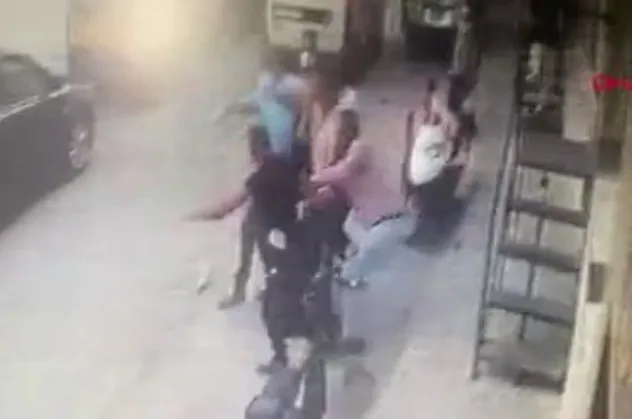 Son dakika: İzmir’in Torbalı ilçesinde satırlı kavga: CHP’liler birbirine girdi