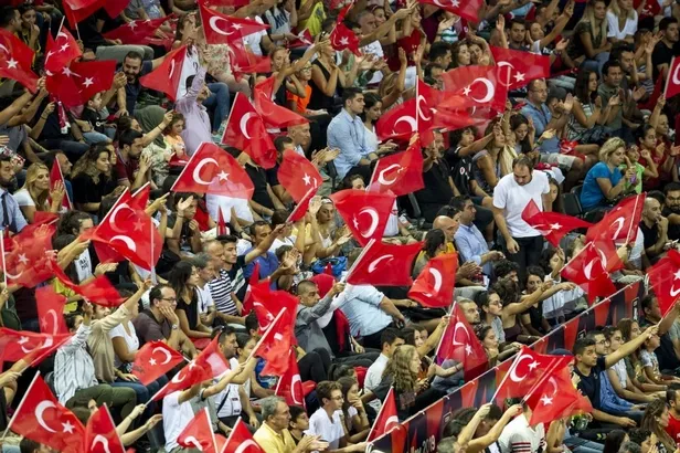 Son dakika: A Milli Kadın Voleybol Takımı, Avrupa Şampiyonası'nda yarı finale yükseldi-1