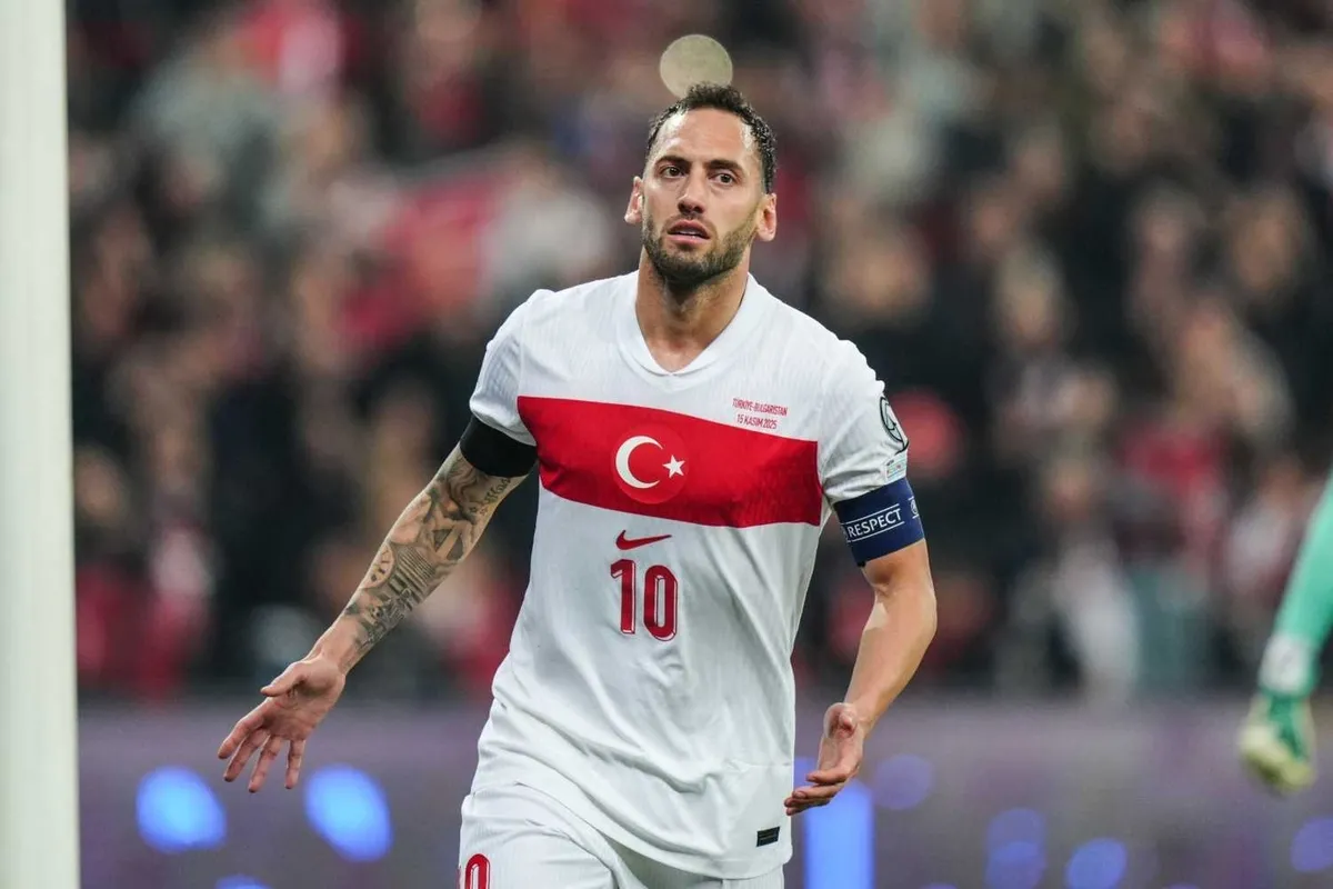 fenerbahceden-hakan-calhanoglu-hamlesi-gozler-o-tarihte-1786950191384.jpeg Fenerbahçe'den Hakan Çalhanoğlu hamlesi! Gözler o tarihte-6
