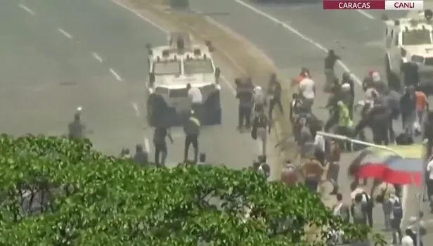 Venezuela'da neler oluyor? Venezuela'da son durum... Darbeciler halkı ezdi