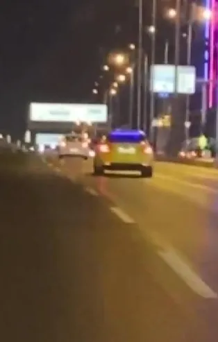 D-100'de taksici zikzak çizdi vatandaşların canını tehlikeye attı