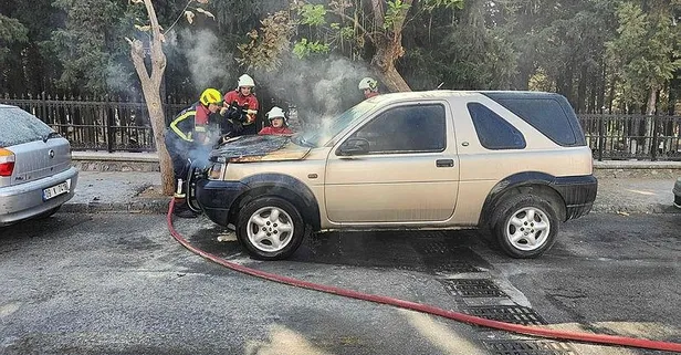Kuşadası’nda panik anları! Park halindeki cipten önce dumanlar sonra alevler yükseldi
