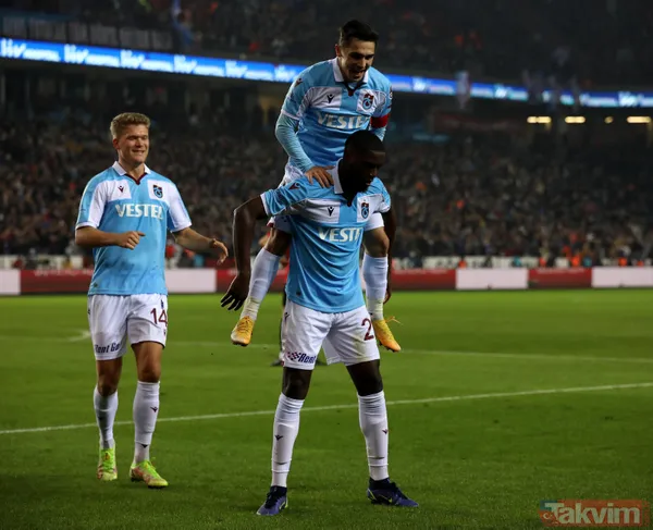 Trabzonspor - Gaziantep FK maçında ilginç olay! Arda Akbulut kaleye geçince Muhammet Taha Tepe maça motosikletle yetişti - 25