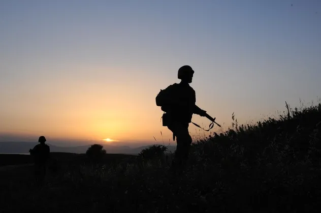 Son dakika: MSB: 3 PKK/YPG’li terörist hudut karakollarımıza teslim oldu